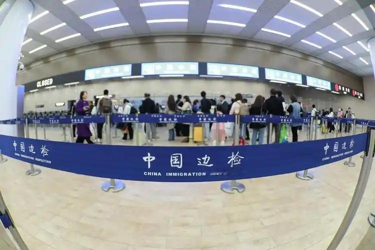 孟晚舟式的困局，现在有了前置防火墙。
 
国务院841号令新鲜出炉，全新的出入境