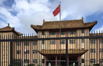 日本先把赴日签证费一口气涨了 5 倍又抬高三倍离境税，明摆着把办签证的中国游客当