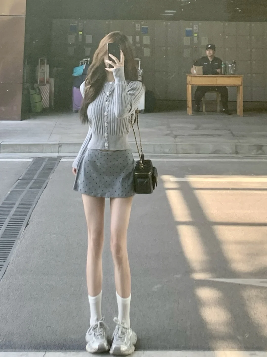 通勤早秋滴穿搭look！