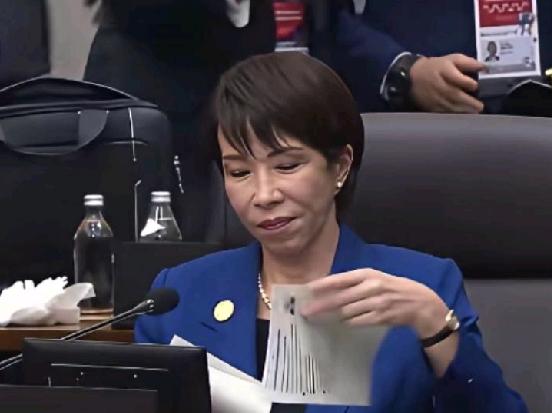 高市早苗“变脸”记：中日关系，岂容儿戏？

------

中日首脑釜山会谈，本