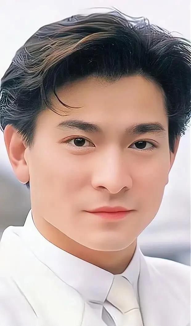 刘德华最经典的歌是哪一首华仔经典老歌《谢谢你的爱》，上世纪九十年代收音机📻反复