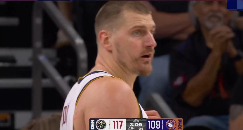 这场很认真！NBA掘金艰难射日，约基奇21分+17板+17助，数据看着好舒服，三