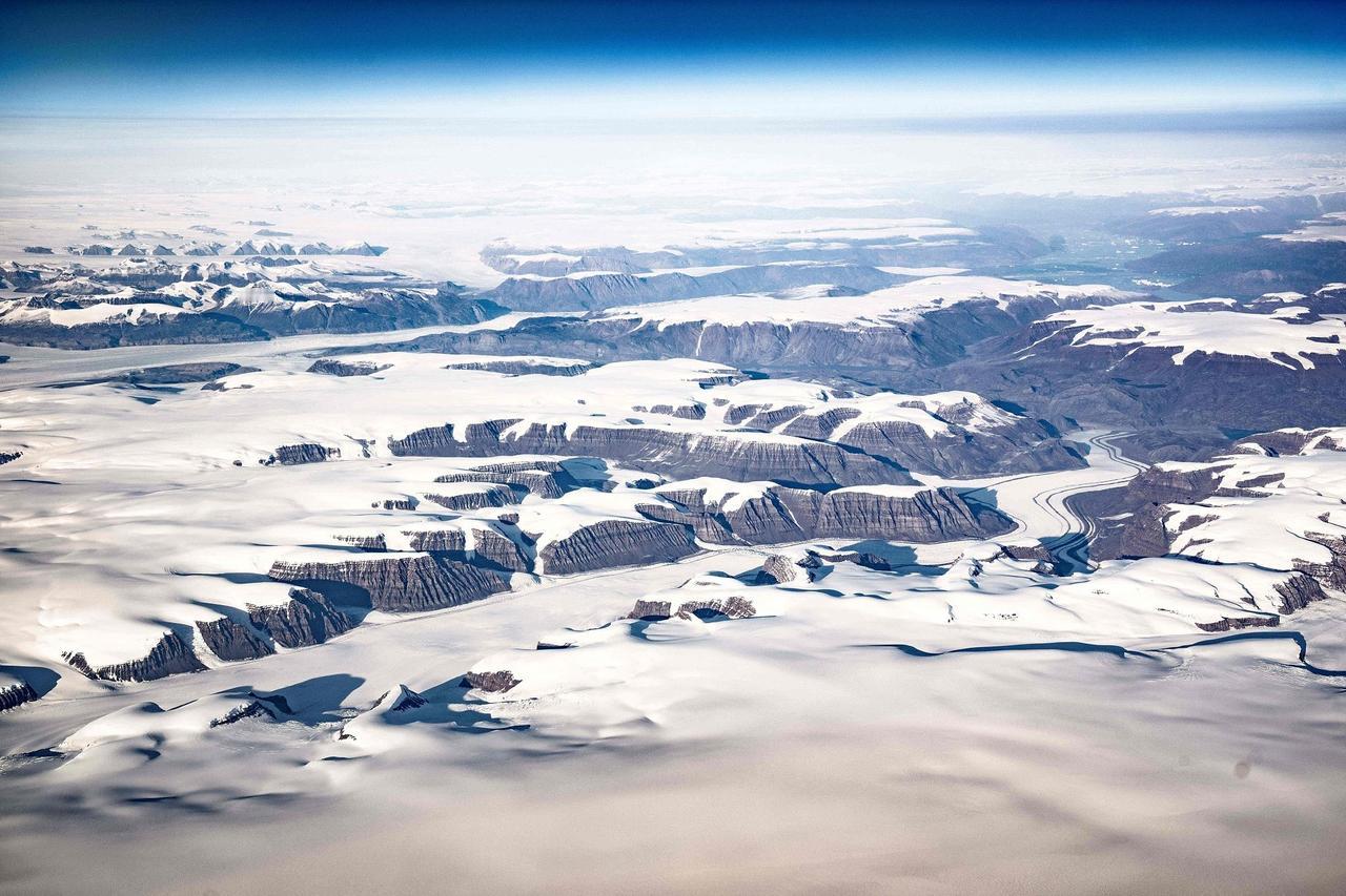扼守北级航道，坐拥海量稀土，格陵兰岛这块“肥肉”，美国馋了几十年，如今终于不再遮