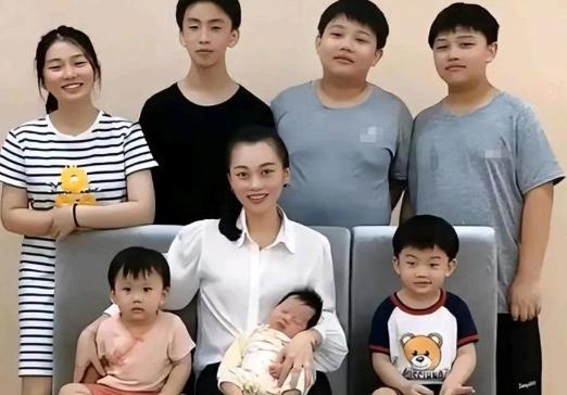 2006年，一个打工妹嫁给了一个北京大学的高材生，就给丈夫使劲生孩子，连续要了7