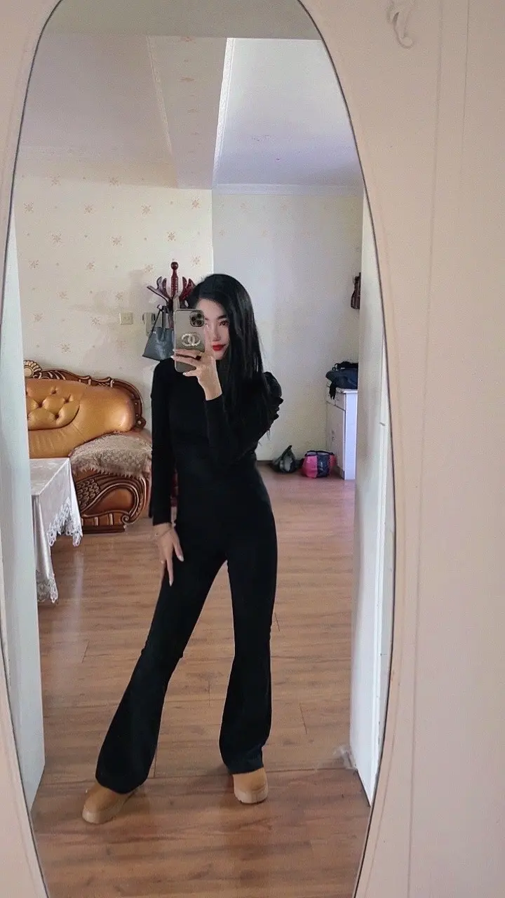 无人做你的光芒，就自己照亮前方。