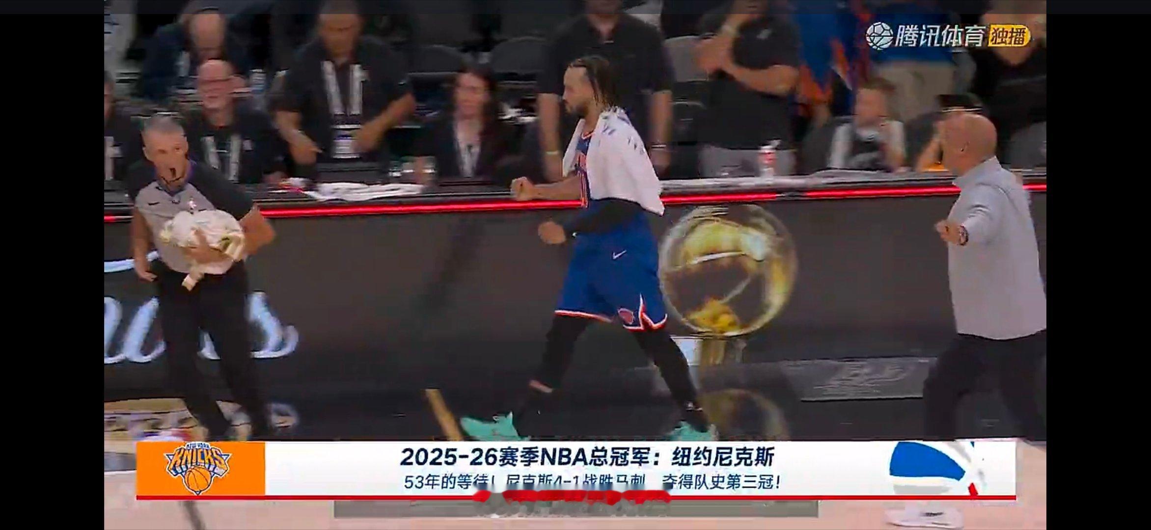 尼克斯VS马刺马刺怎么这么菜啊，天天被翻盘