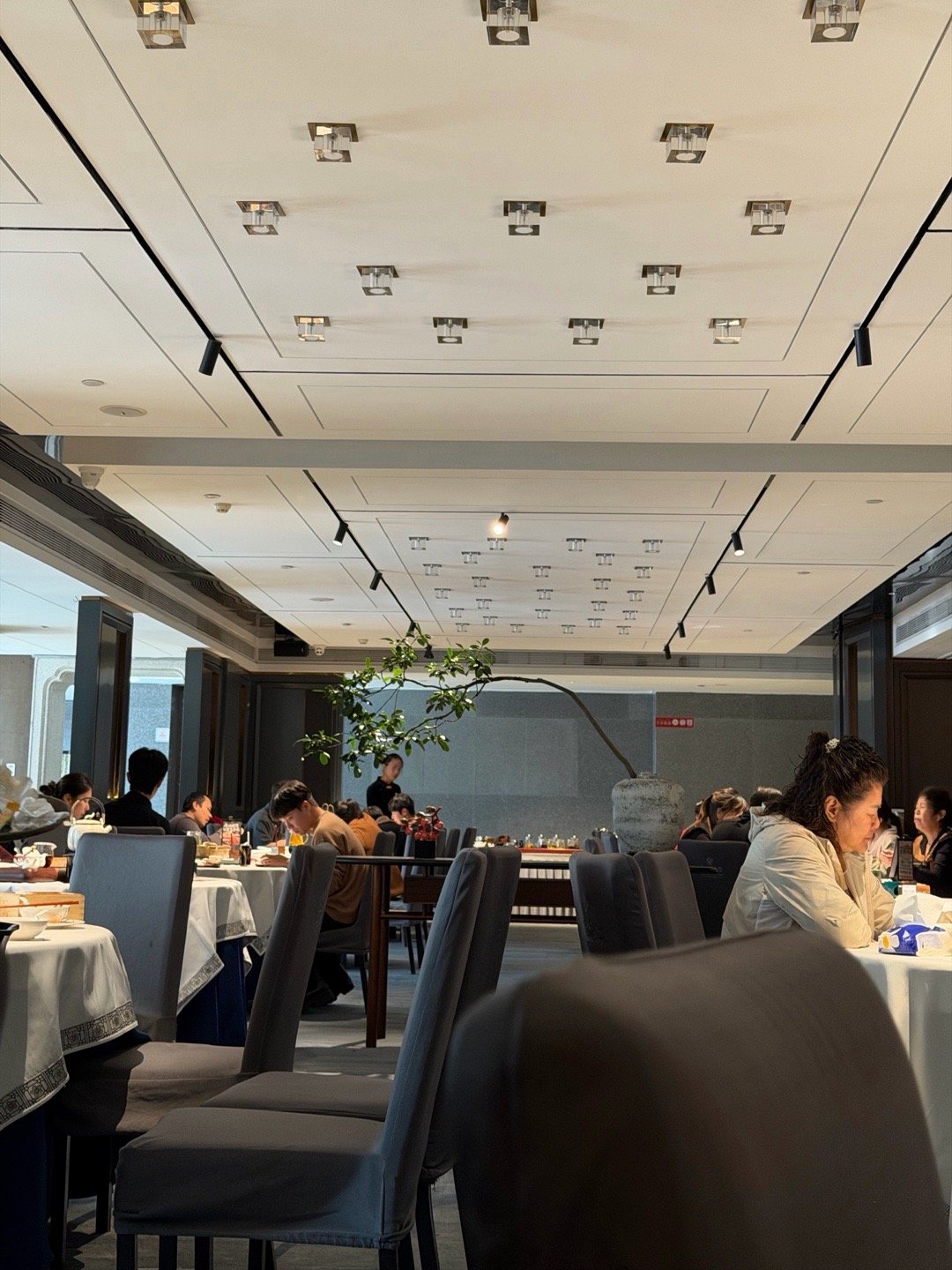 2026年第一次在外吃饭等位一个小时 