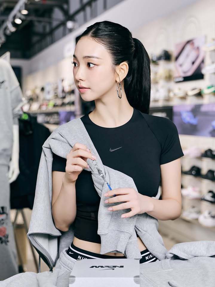 柳智敏🍋柳智敏NIKE全球合作伙伴260903【图片】nikeseoul更新柳