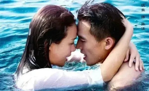 在娱乐圈的选角战场上，一次试镜往往决定命运。马思纯面对《左耳》导演苏有朋时，本以