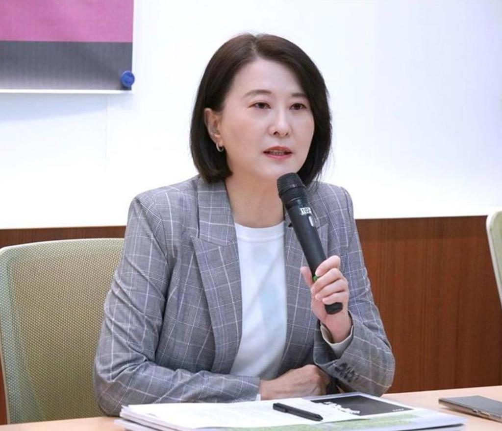 赖清德在屏东喊“长辈免健保费”妥当 王鸿薇：民进党说一套做一套
赖清德17日出席
