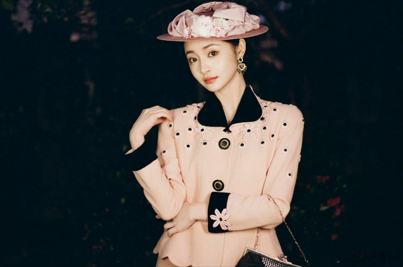 别人还在带ID周洁琼已经念上了别人还在带ID打卡，周洁琼已经直播念起粉丝ID，这