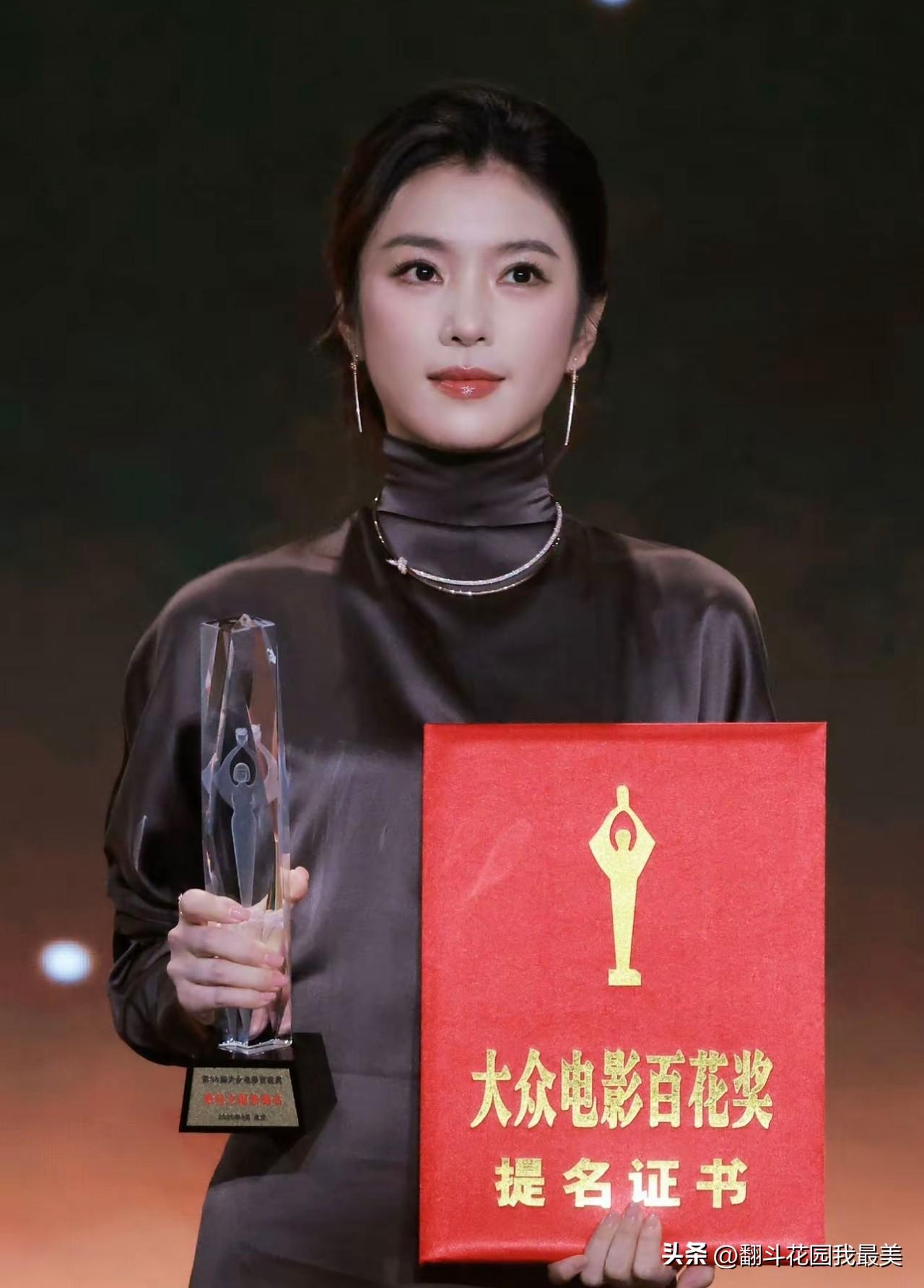 李云霄不光是戏演的好，

我发现她本身也是一位极具个人魅力的女性

这次看到她百