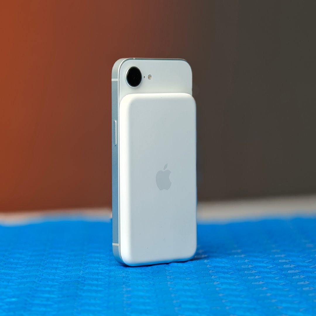 乍一看，这外接 MagSafe 电池也不是 iPhone Air 专用嘛，iPh