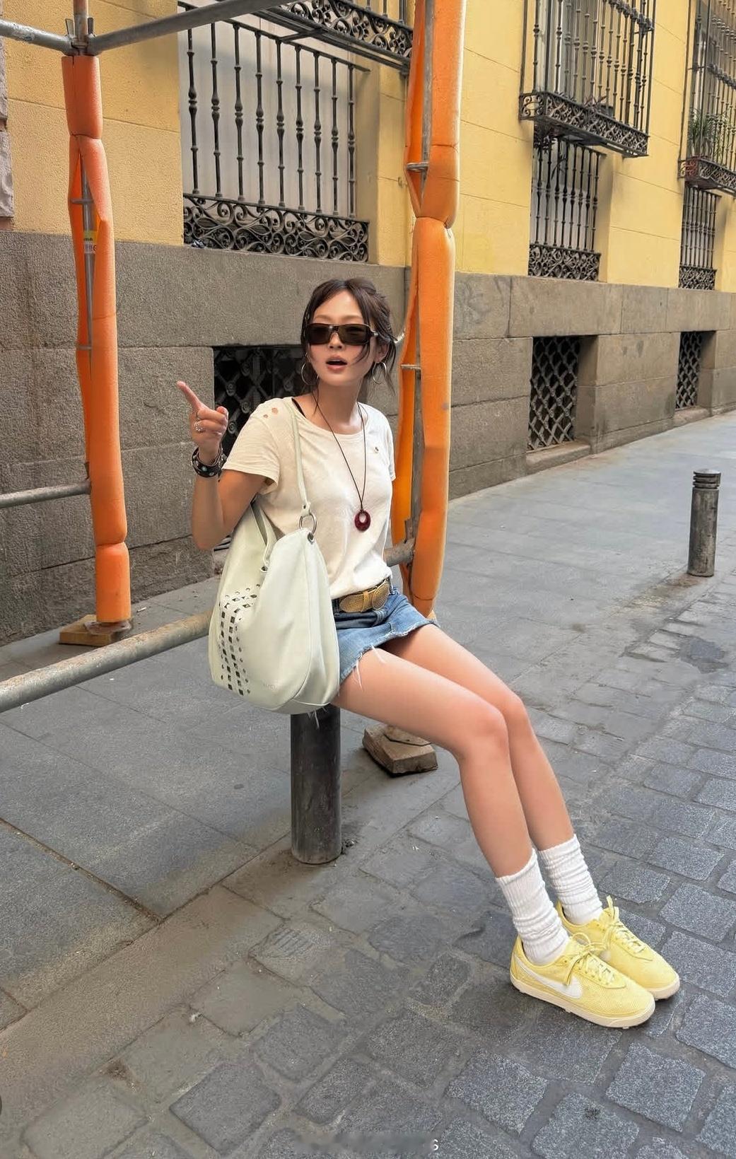 穿搭分享 连续更新第2883天韩国时尚女生日常搭配嘿嘿😜补一下韩系穿搭超能新星