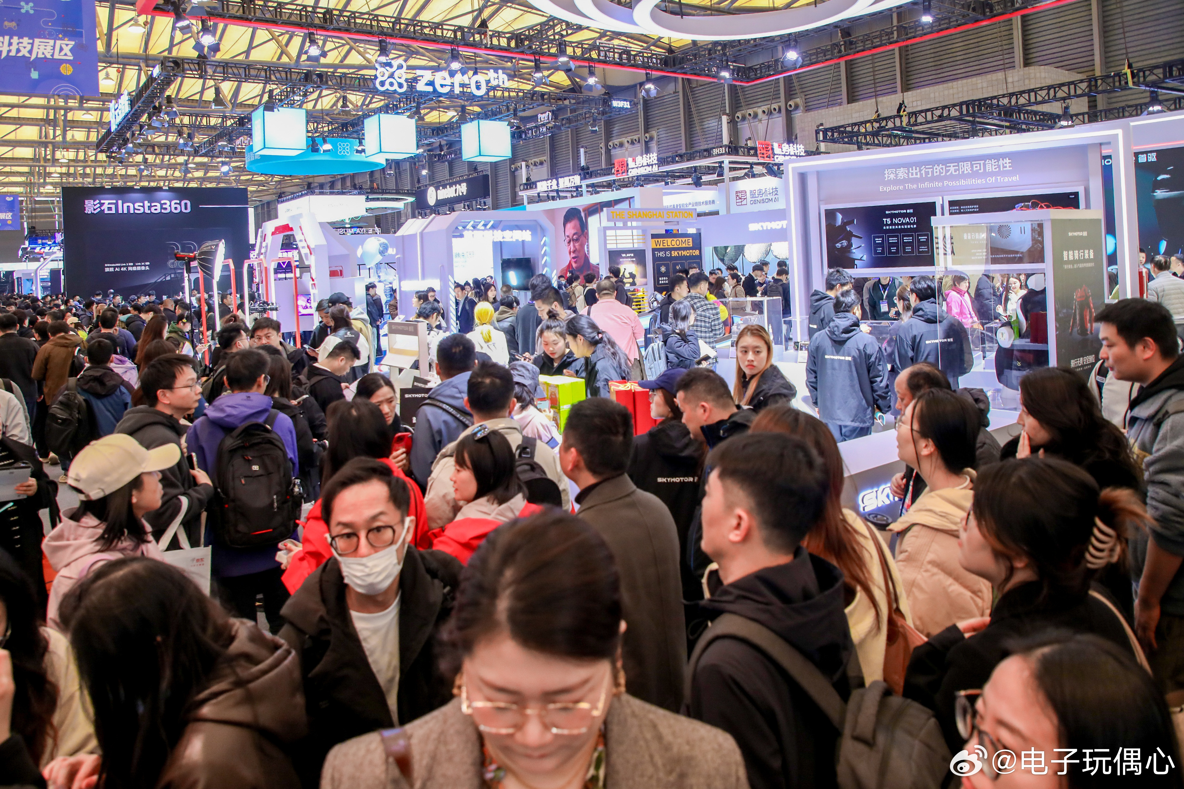 两轮出行进入AI时代首驱科技在AWE展示AI智能电摩AWE看点拉满！首驱科技带来