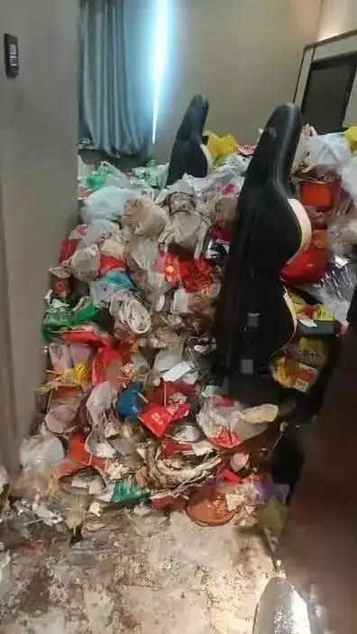 吉林长春一家电竞酒店近日遭遇了一位特殊的长租客。这名顾客在酒店连续入住超过两年后