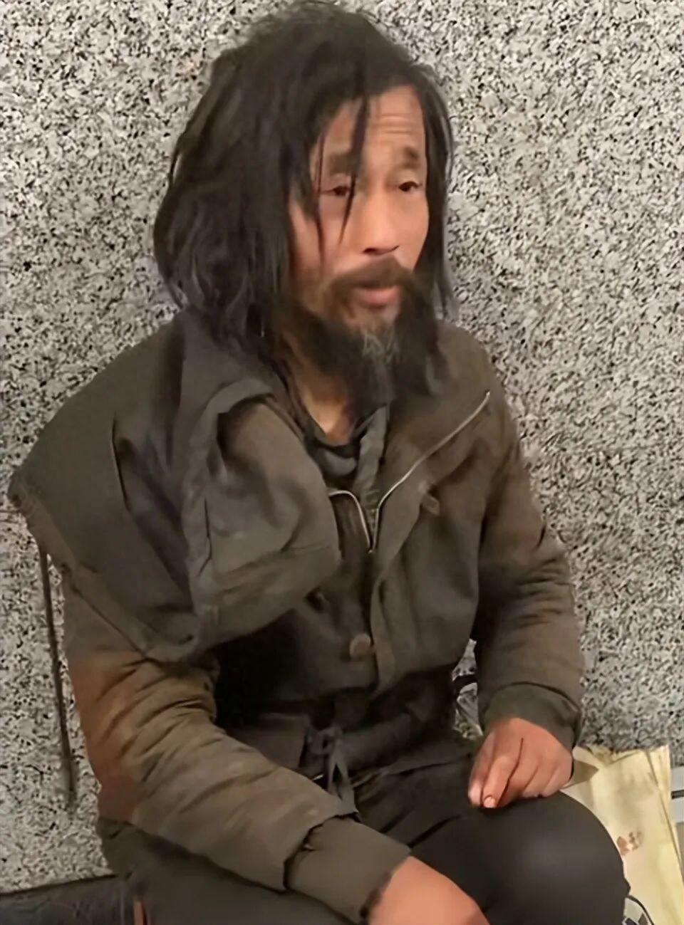 1993年病休的“流浪大师”沈巍即将退休，其休假已超30年，可近日他却告诉记者，