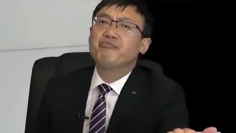 学者发表公共观点，理应坦然接受大众讨论，一旦被质疑就用举报封住声音，实在有损知识