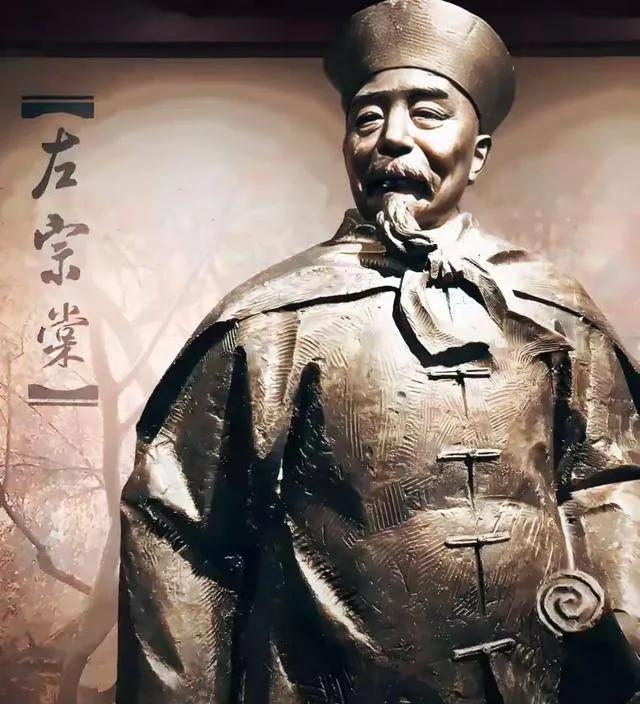 公元1881年早春，70岁的左宗棠从西北回到北京。城外百姓夹道相迎，城内宫禁森严