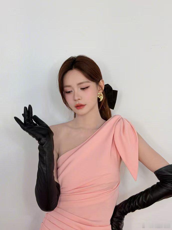 沈梦辰时团合照没提醒宋亚轩刘耀文吗2026青春芒果夜沈梦辰把时代少年团放位 芒果