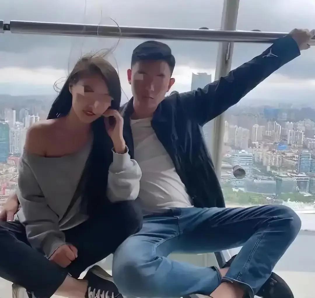  不出所料，重庆姐弟坠亡案二审维持死刑判决。设想：如果两人不在微信里合谋，只是见