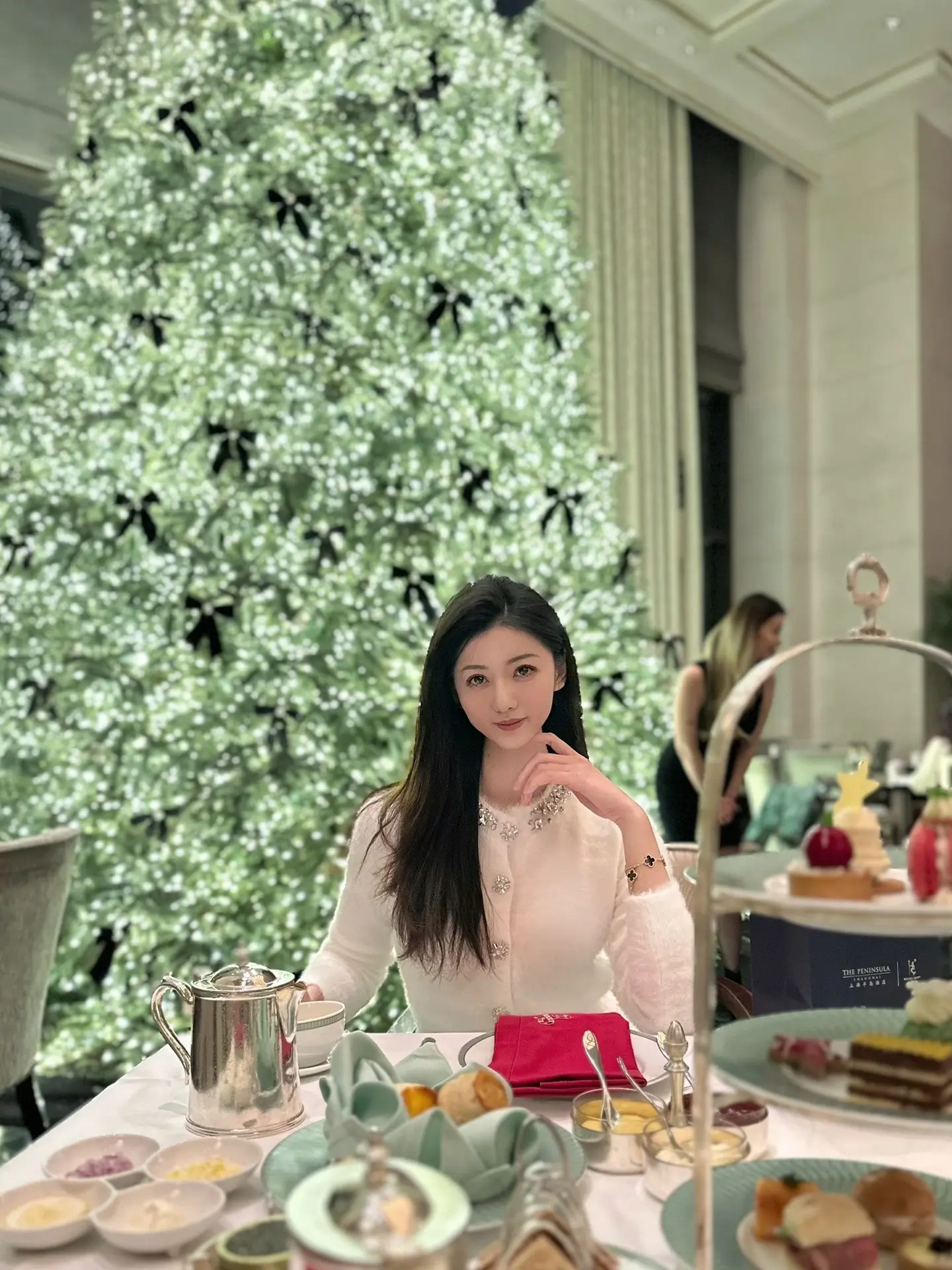 贵气感御姐 闪闪发光 人间水蜜桃 绝美 肤白貌美