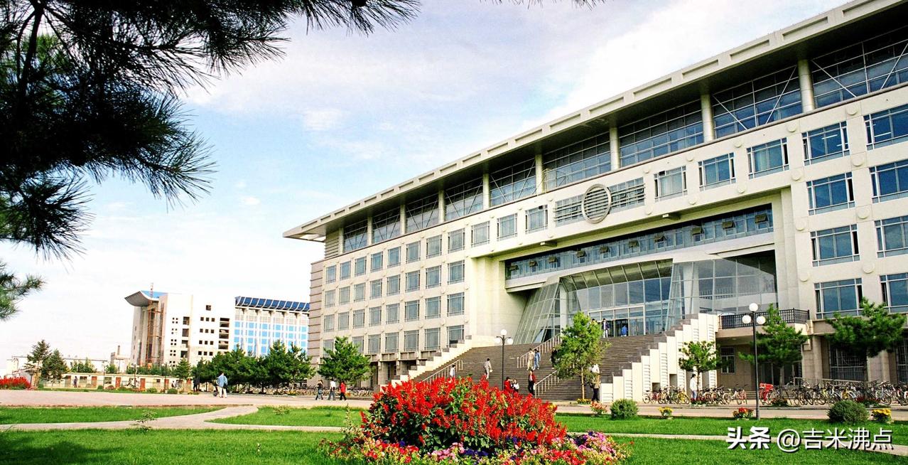 内蒙古农业大学，被“双一流”标签漏掉的草业顶流，它到底强在哪？
最近翻招生简章，