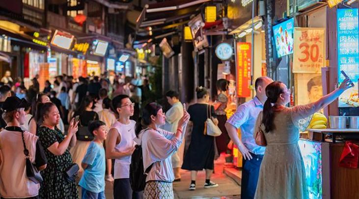 有人判断中国正在步入“低欲望社会”，央媒反驳：夸大其词
所以，人口老龄化加快、新