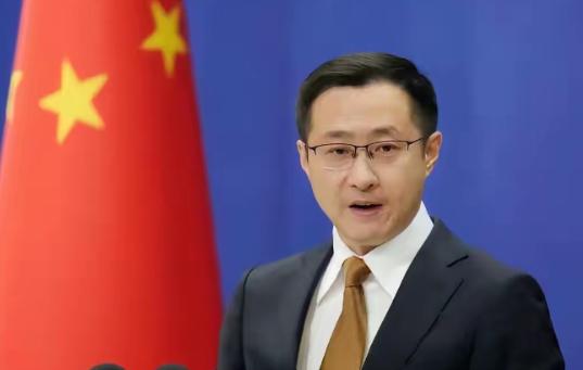 沉默2天后，中方通告世界，西沙属中国领土，并送给越南一句忠告，面对南海方向接连出