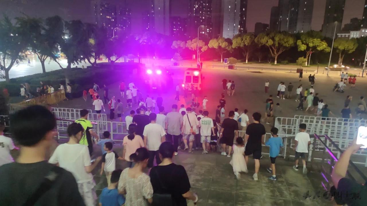 第一次体验中甲足球⚽联赛现场氛围，全程呐喊都不带停的