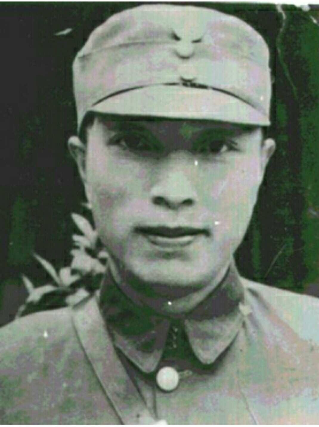 1945年春，打入日伪内部的王三川，身份已经暴露，汉奸劳乃心让他回来商讨要事，他