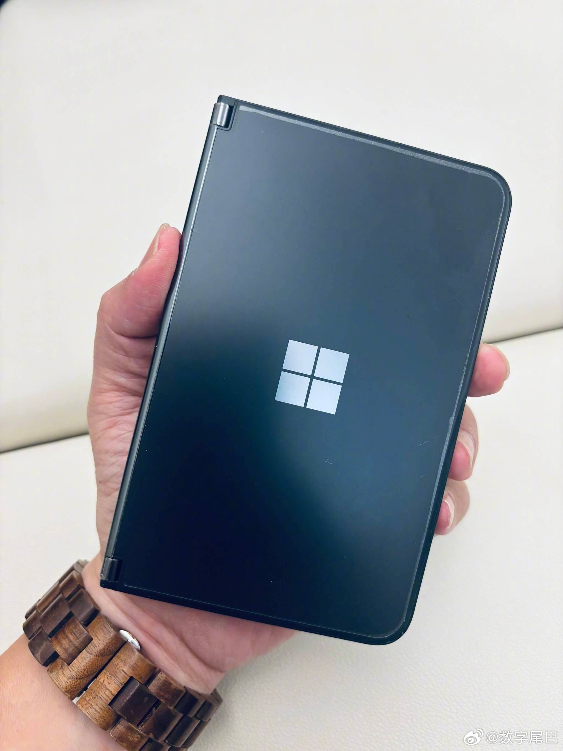 怀旧小抽屉 论阔折的型态鼻祖，还数田牌，2019 年发布第一代 Surface 