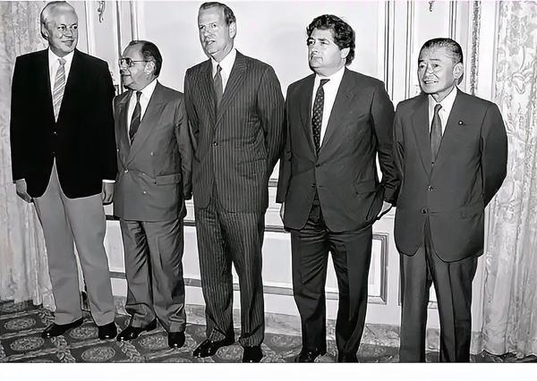 欧盟妄图复刻广场协议围剿中国！老套收割套路早已彻底失灵
 
欧洲政坛突然画风骤变