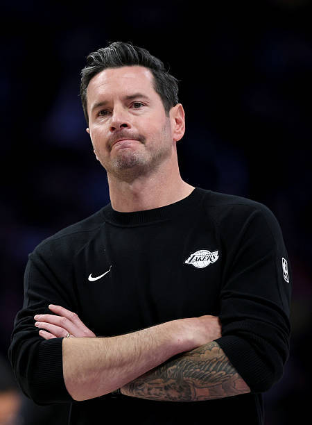 雷迪克谈到湖人首轮对阵火箭：“我们会做好准备，全力拼搏，努力赢下这轮系列赛。” 