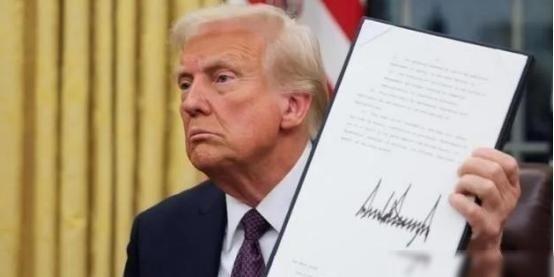韩国一个军事专家，直接把话挑明了，他说，这个世界上，没有哪个域外霸权敢在东亚海域