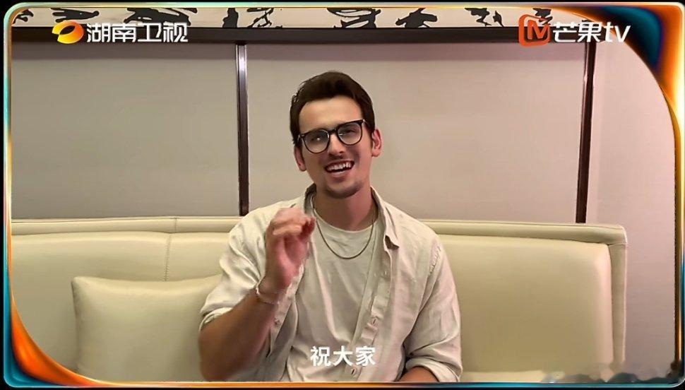 和歌手一起为高考加油 活动火热开启，张碧晨、胡彦斌等歌手携手官媒送祝福，多样投稿