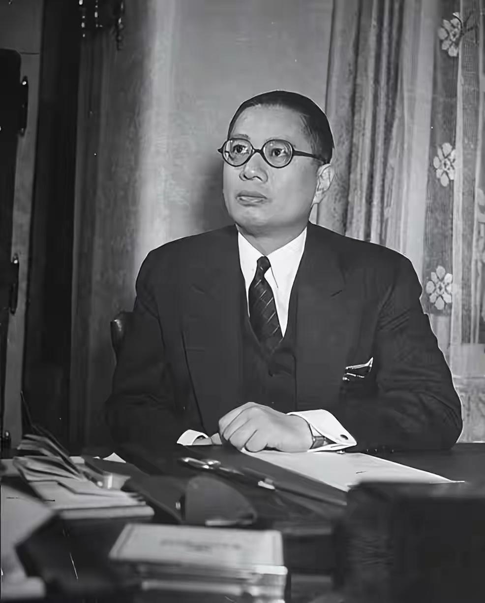 杜聿明晚年谈到孙立人：他不是民族英雄，他就是卖主求荣的小人

这话一出口，搁谁听