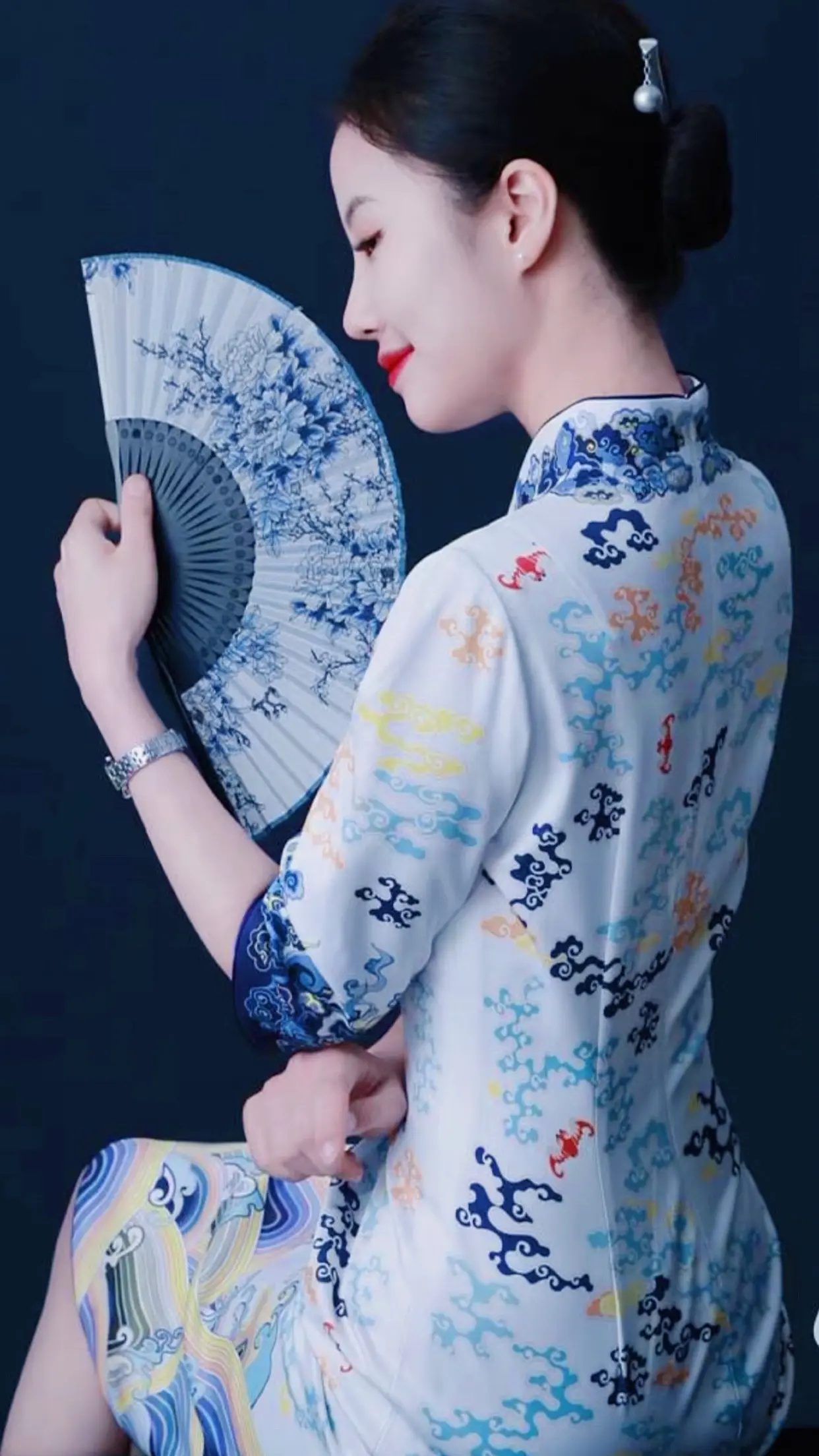 月光温柔缠绵迷雾模糊你的脸