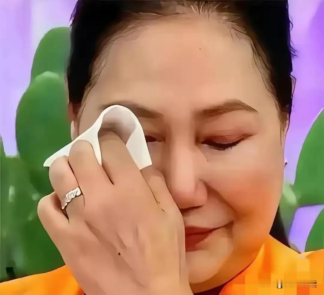 真的替大S不值

不是说汪家撕了她四年
替她遇人不淑不值

也不是那么多黑宝宝m