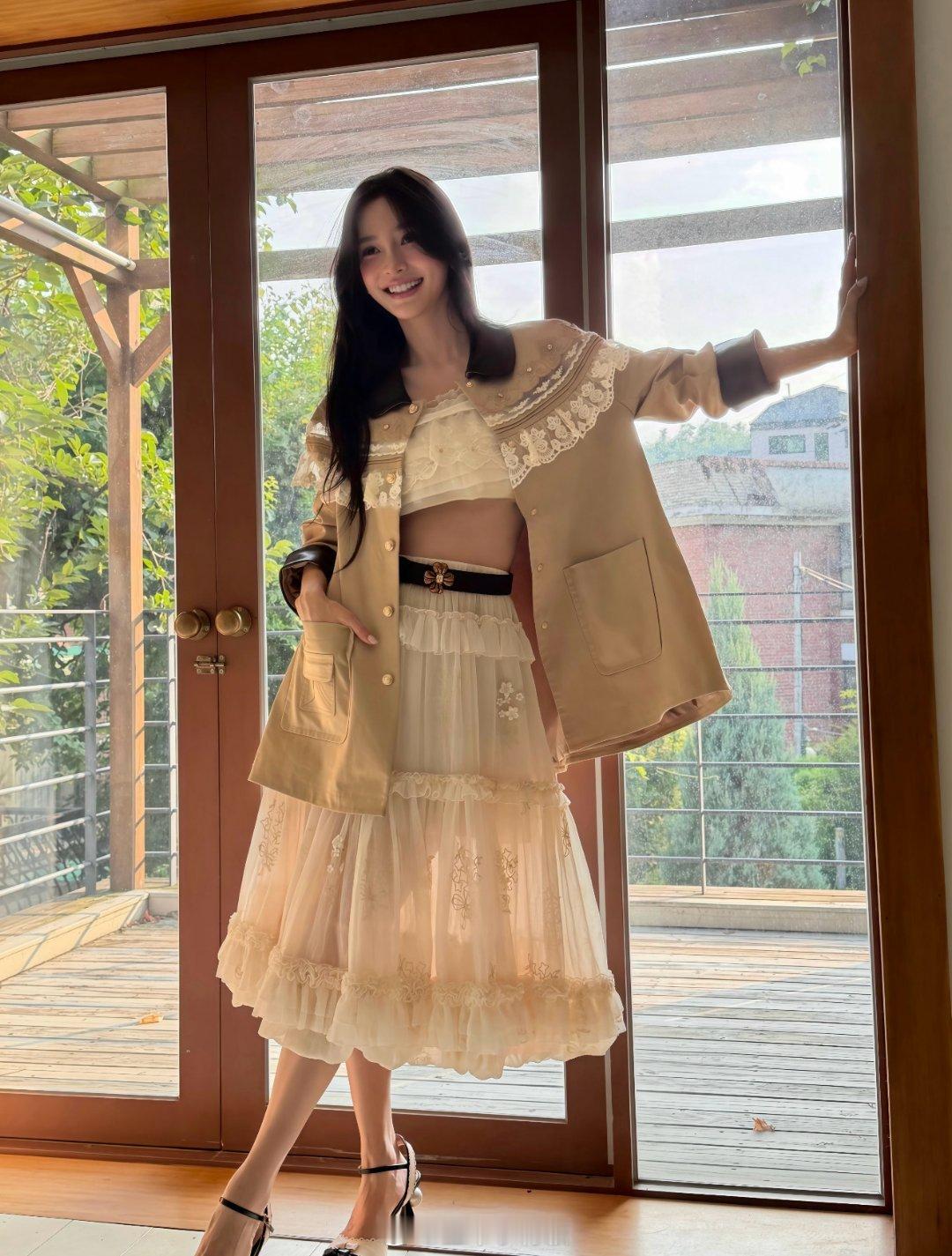 angelababy ┃杨颖 🍠：前几天的衣橱分享姐姐好美  笑的好甜 