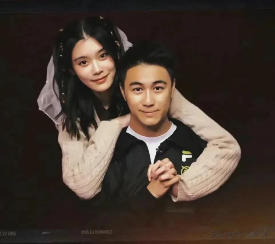 这五对的结婚照，你最喜欢哪一对的呢？我个人特别喜欢朱丹和周一围的，莫名的觉得有一