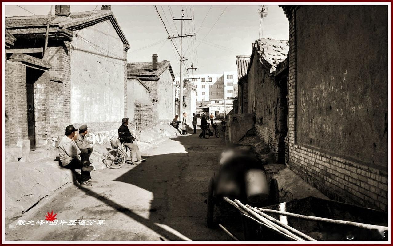 这是曾经呼和浩特的哪一个老巷子？
呼和浩特老街巷 看看朋友们的眼力吧，这是任老先