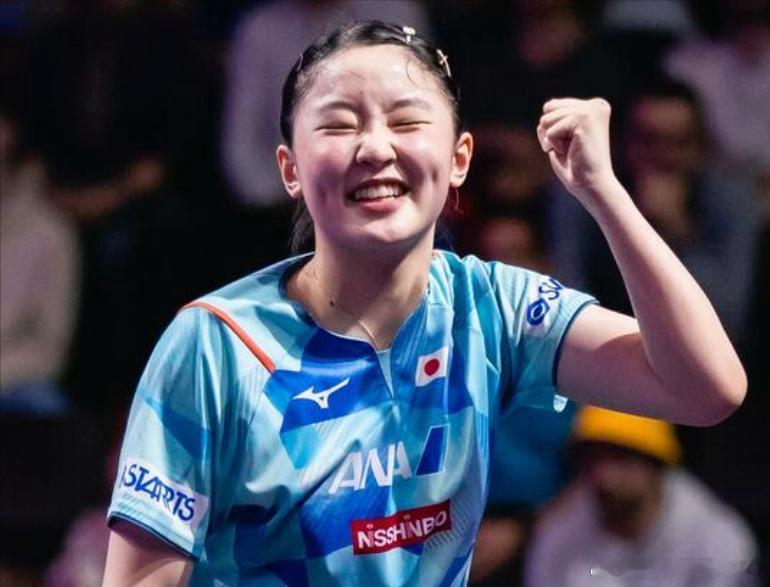 #何卓佳1比3张本美和#国乒金牌陪练、长胶打法名将何卓佳再次迎战张本美和，结果不