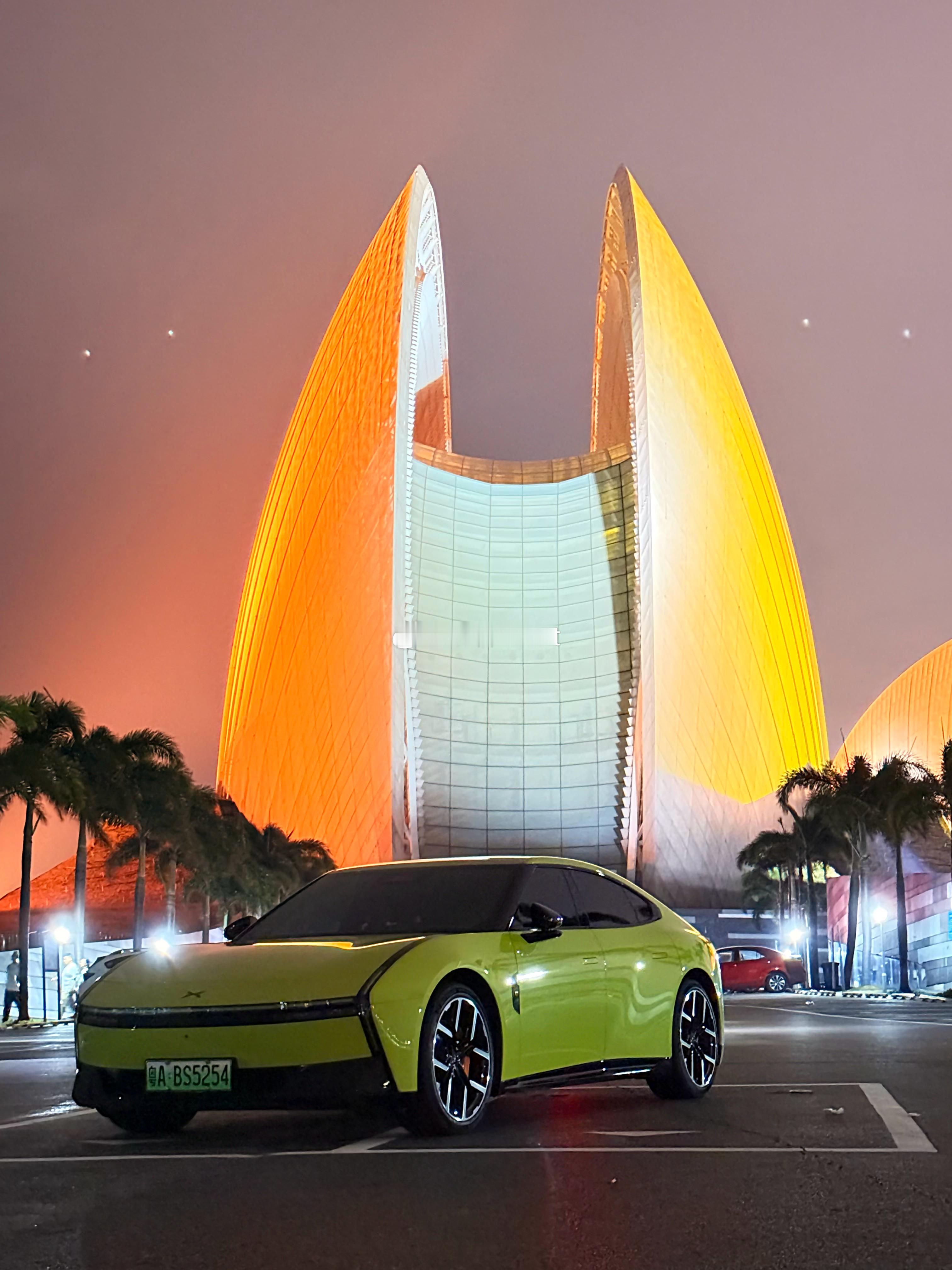 让我的小7跟日月贝合个影吧！小鹏汽车 [阴险][阴险][阴险]小帅Craft[超