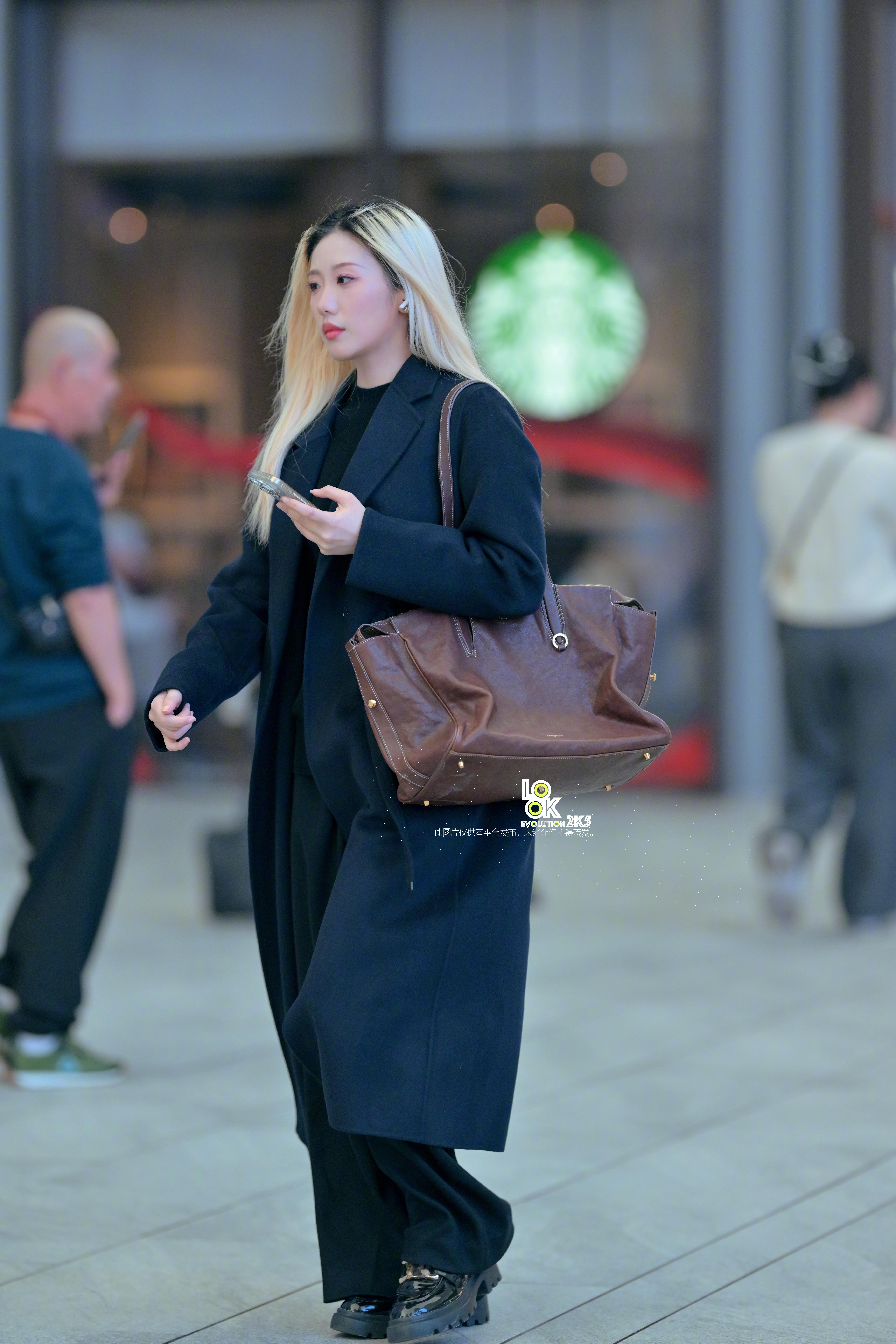 酷酷的小姐姐该补色了 