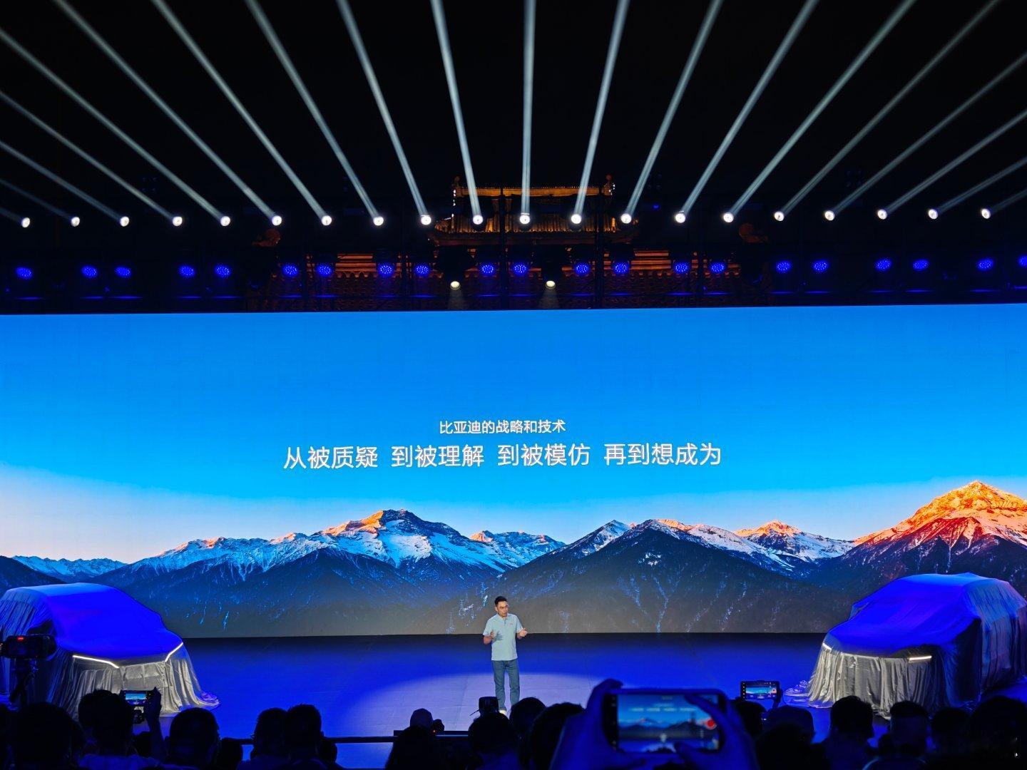 一代好的技术，推出前期会被质疑，后期会被模仿，当模仿者自认为超越之时，技术迭代，