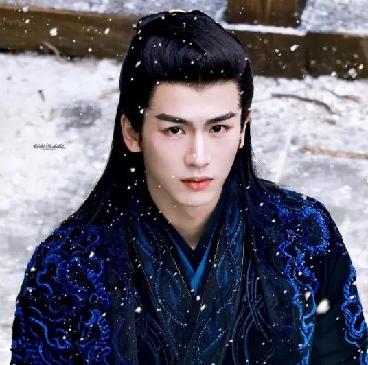 演员傅淼直言：被张凌赫颜值震撼，这才是古偶天花板该有的样子
 
近日，演员傅淼在