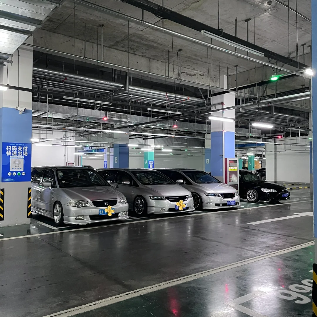 三台本田是飙车？那三台本田七人车呢？
