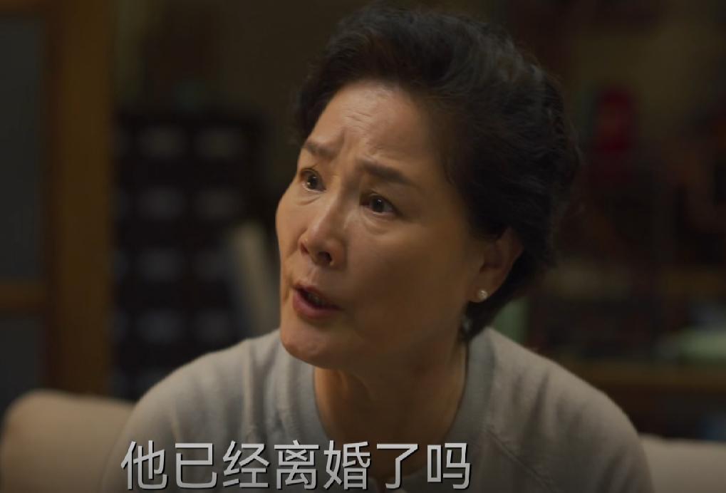 温暖的甜蜜的第2集，女儿给人当小三的事儿上了新闻，妈妈很焦急地问：你不是跟我说他