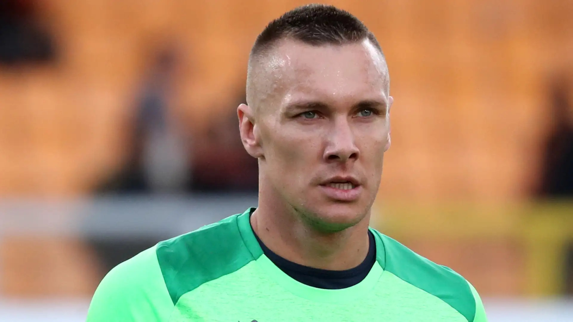 【博洛尼亚伤病三人】主力门将斯科鲁普斯基，对阵那不勒斯受伤，大腿屈肌中重度损伤，